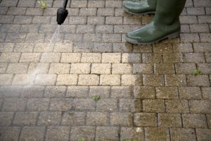 20831082 - outdoor floor cleaning with high pressure water jet